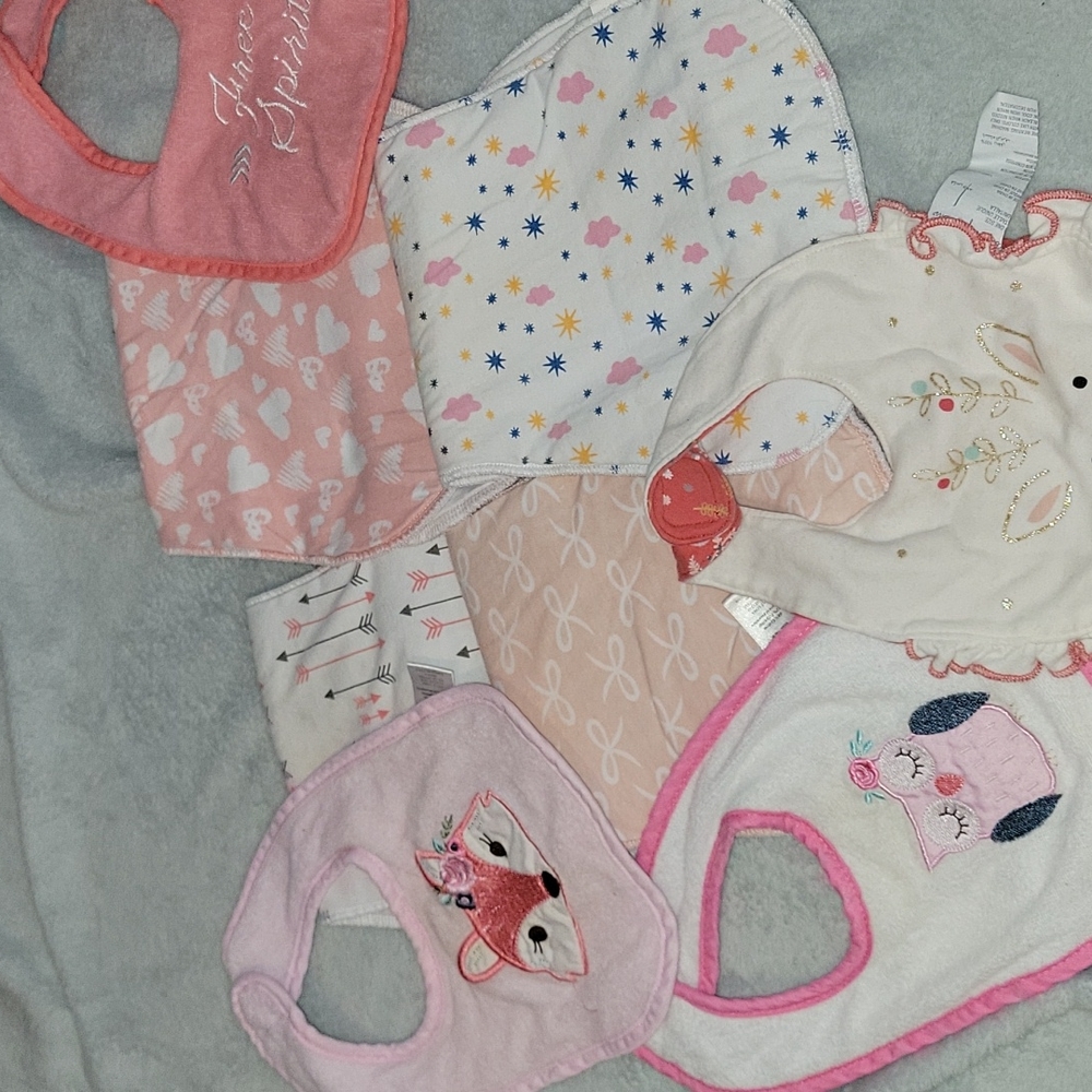 4 bibs & 4 berp clothes